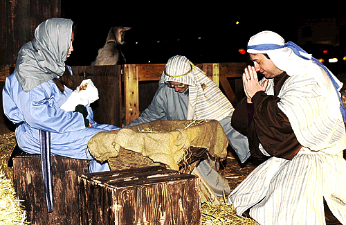 [spiffy animated nativity scene -- grab a graphical browser and 
enjoy]